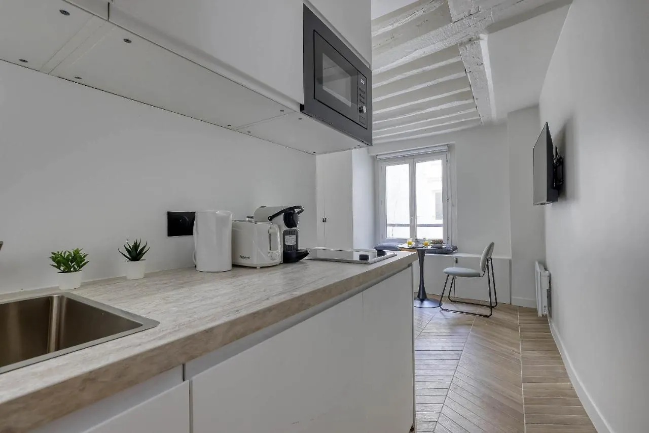 New And Designed Studio Well Equipped - Heart Of Paris 2 0*,  Francia
